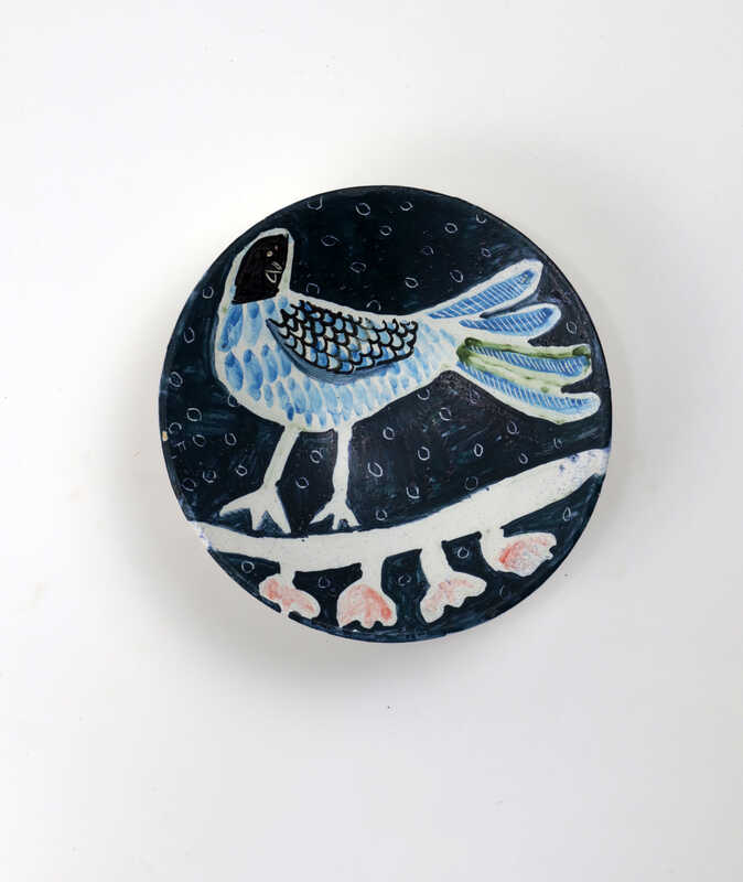 4 flowers under a bird